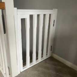 Stop Chamfered Stair Gate - thumbnail 2