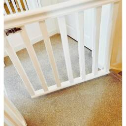 Stop Chamfered Stair Gate - thumbnail 4