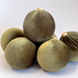 Forest Green Velvet Christmas Balls Handmade Ornament Set - thumbnail 4