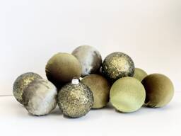 Forest Green Velvet Christmas Balls Handmade Ornament Set - thumbnail 1