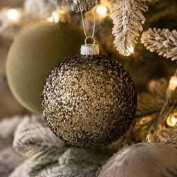 Forest Green Velvet Christmas Balls Handmade Ornament Set - thumbnail 3