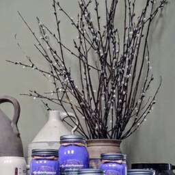 Lavender Garden Soy Candle Calming Aromatherapy, Maine-Made - thumbnail 3