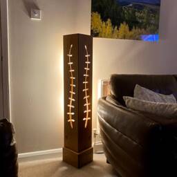 Handcrafted Oak Leaf Stem Floor Lamp - Modern Corner Lighting - thumbnail 2