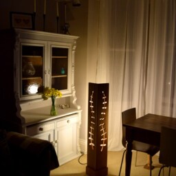 Handcrafted Oak Leaf Stem Floor Lamp - Modern Corner Lighting - thumbnail 3