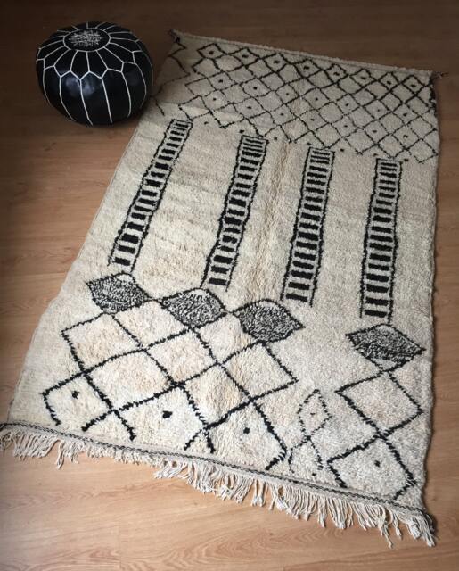 Azilal Rug/Berber Rug Atlas Moroccan Vintage Handwoven, Pure Wool /Beige With Black Marks /150 X 254 cm 5 8.3 Ft /Code 207 - image 1