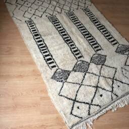 Azilal Rug/Berber Rug Atlas Moroccan Vintage Handwoven, Pure Wool /Beige With Black Marks /150 X 254 cm 5 8.3 Ft /Code 207 - thumbnail 3
