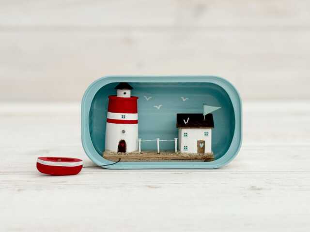 Little Ligthouse in Sardine Tin. Driftwood Scene - image 1