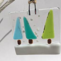 Fused Glass Rainbow Christmas Tree Decoration Hanging Bauble Ornament Trees in The Snow 5cm Square - thumbnail 3