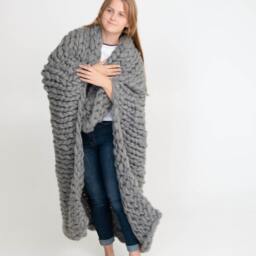 Handmade Chunky Knit Merino Wool Blanket, Bulky Throw - thumbnail 2