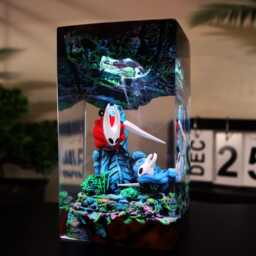 New Hornet & Hollow Knight Resin Lamp - Handmade Led Diorama Light, Indie Game Lamp, Gamer Room Decor, Gift Inspired By