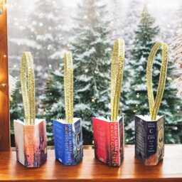 Miniatures Crescent City Books Christmas Ornaments Dollhouse Size Gift Prop Replica - thumbnail 3