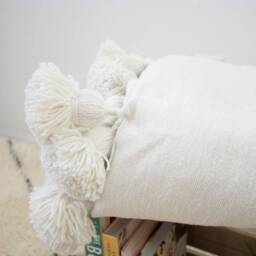 Super Soft Blanket - White Pom Blanket Handmade Moroccan Pompoms Tassels -Moroccan For Gift, New Home Gift - thumbnail 3