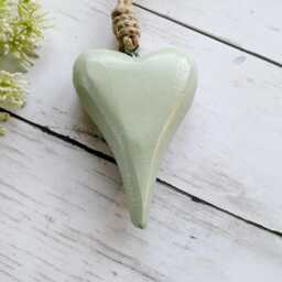 Small Green Tapered Mango Wooden Hanging Heart Decoration - Thehomeandheartsshop Rustic Shabby Wall Decor Gift Wedding Christmas - thumbnail 1