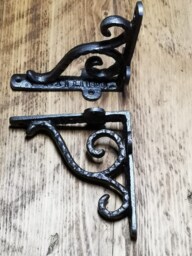 Par of VCTORAN SCROLL Antque Cast ron Rustc Vntage Retro Shelf
