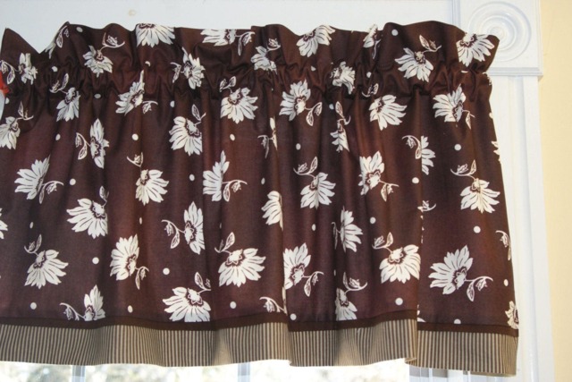 "Brown White Floral Valance - 17""x44" - image 1