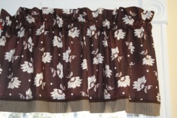 "Brown White Floral Valance - 17""x44" - thumbnail 1