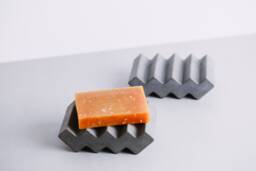 Zig Zag Concrete Soap Dish, Geometric Minimalist Holder, Self Draining Tray, Modern Bathroom Decor, Ribbed Cement Saver - thumbnail 1