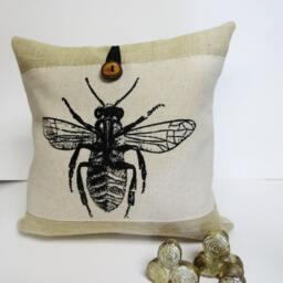 Bee Insect Screen Print Pillow - Poly Burlap Decorative Accent Cushion Cover - thumbnail 3
