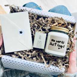 No Words Just Hugs Candle, Keepsake & Gift Note Set - Bereavement, Sympathy, Thinking Of You - thumbnail 3