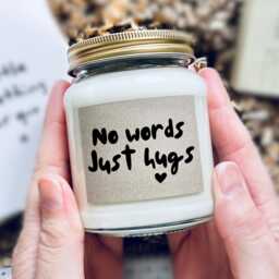 No Words Just Hugs Candle, Keepsake & Gift Note Set - Bereavement, Sympathy, Thinking Of You - thumbnail 2