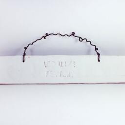 Princess Plaque - Ceramic Wall Hanging Embellished With Gold Tiaras & Curvy Wire Hanger - thumbnail 3