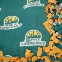 "Fleece Blanket - Seattle Supersonics Green No-Sew Blanket 58"" X 72" - thumbnail 2