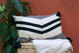 Valley Black Lumbar Handmade Kilim Cushion Cover Bohemian Throw Pillowcase & White Decor Ideas Woven 26x16 16x26 20x20 Tasseled