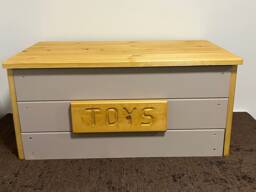 Personalized Solid Pine Toy Box Truffle Finish, Oak Lid