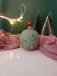 Handmade Christmas Ball Candle Soy & Bee Wax Home Decor - thumbnail 1