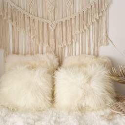 On Sale Beautiful Natural Creamy White Real Sheepskin Decorative Cushion Both Side Fur Scandinavian Style Icelandic Pillow - thumbnail 4