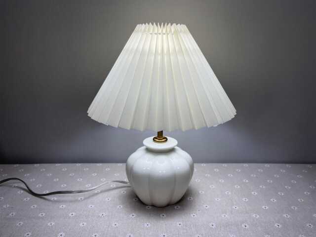 Handmade Cream Pleated Table Lamp Ivory Ceramic Bedside Light - image 1