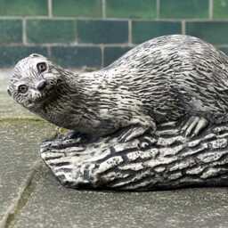 Handmade Concrete Otter Sculpture Wild Animal Statue Stone Figurine Cement Pond Decor Realistic Ornament Otter Art Gift - thumbnail 2