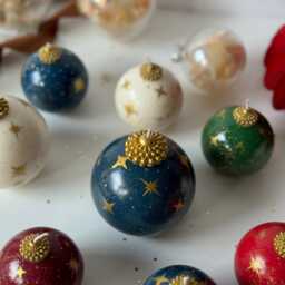 Hand-Painted Galaxy Bauble Candle Soy Wax Christmas Ornament - thumbnail 4