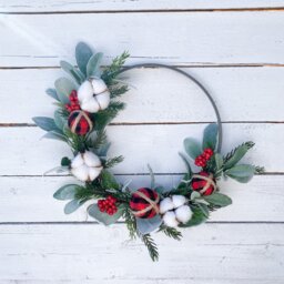 Farmhouse Christmas Wreath Buffalo Plaid, Cotton, Pine & Holly - thumbnail 3