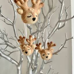 Felted Reindeer Head Christmas Ornament Handmade Merino Wool Bauble - thumbnail 2