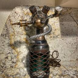 steampunk Android/Gas Mask Lamp - thumbnail 4