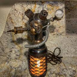 steampunk Android/Gas Mask Lamp - thumbnail 2
