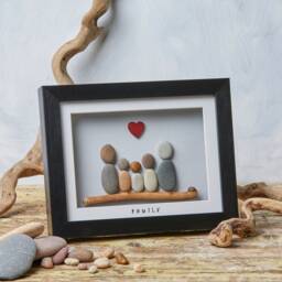 Family Of Five Pebble Art - Family 5 - thumbnail 3