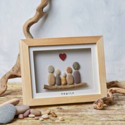 Family Of Five Pebble Art - Family 5 - thumbnail 2