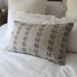 Farmhouse Cushion in Cotton, Neutral Beige Lumbar Pillow 50x30cm - thumbnail 4