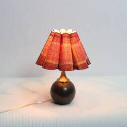 Handmade Red Plaid Scallop Table Lamp With Ceramic Base For Decor Gifts-106#