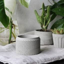 Geometrical Concrete Planter - Round Textured Desk Organizer - thumbnail 4