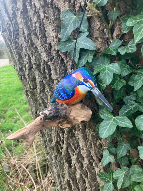 Hand Carved & Painted Wooden Kingfisher Statue Ornament Gift Feature On Log String - image 1