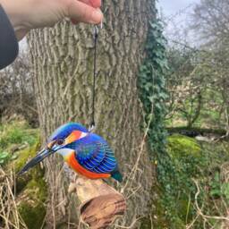Hand Carved & Painted Wooden Kingfisher Statue Ornament Gift Feature On Log String - thumbnail 2