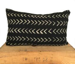 Handmade African Mudcloth Lumbar Pillow Cover, Black & White, 12x19 - thumbnail 1