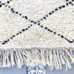 Beni Ourain Rug, Moroccan Berber Mid Century Modern Handmade Wool Rug - thumbnail 4
