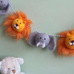 Felt Animal Safari Bunting, Lion Wall Art For Nursery, Needle Felted Animals, Garland, Nursery Decorations, Jungle Party - thumbnail 3
