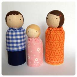 Large Wooden Doll Family ??