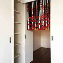 Japanese Noren Order Made, Red Momiji Door Curtain, Japanese Tenugui, Japan Maple Tree Noren, Wall Tapestry, Fabric Panel - thumbnail 2