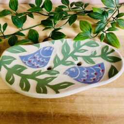 Handmade Stoneware Sgraffito Lilac Birds & Green Leaf Soap Dish - thumbnail 2
